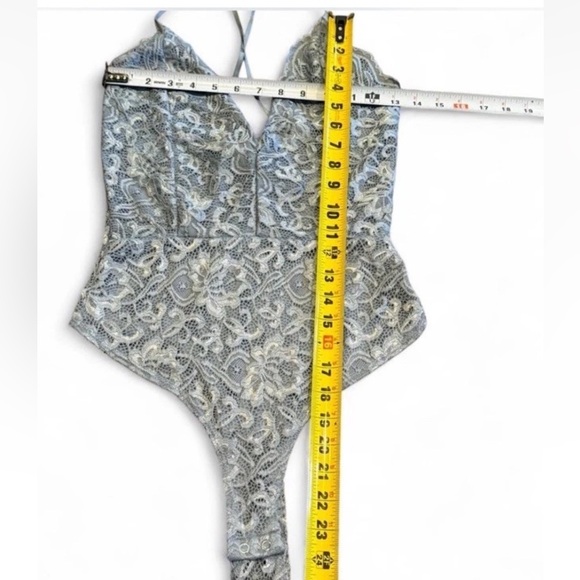 NWT Windsor Light Blue Lace Bodysuit. Medium - Picture 6 of 6